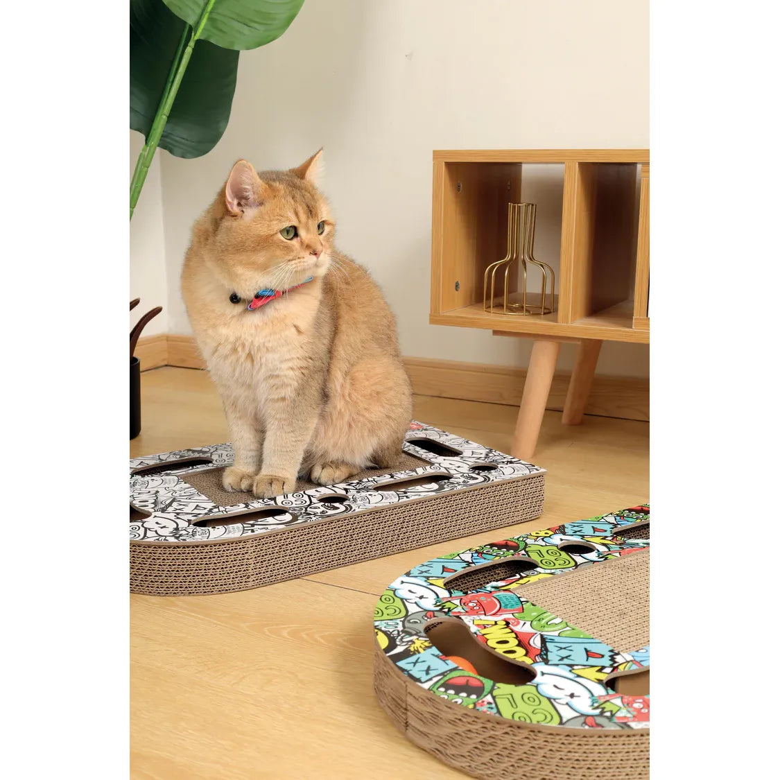 M-Pets URBANSTYLE Freestyle Cat Scratcher - Black & White