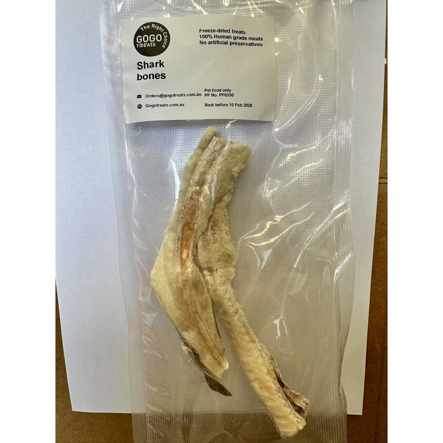 GOGO TREATS - Freeze-Dried Shark Bone 1pc